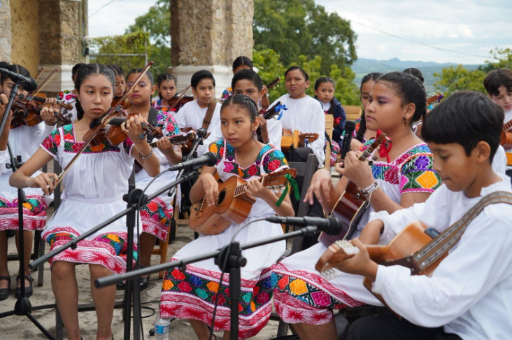 Actividad Cultural Comunitaria: Circuito Cervantino en el marco del 53 FIC